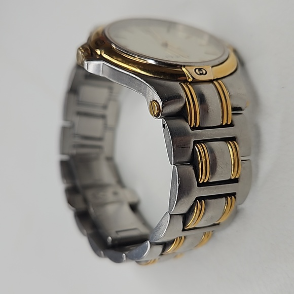 Authentic Gucci Watch 9040 M Mens Dial Quartz Two-Tone Link Date Watch - Picture 13 of 16
